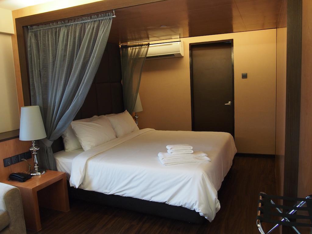 C'Haya Hotel Kota Kinabalu Exterior photo